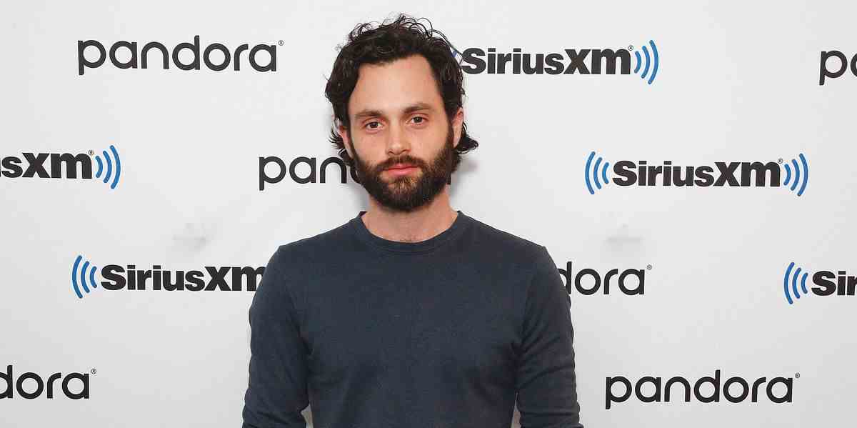 Penn Badgley veut que Cardi B tue son personnage

