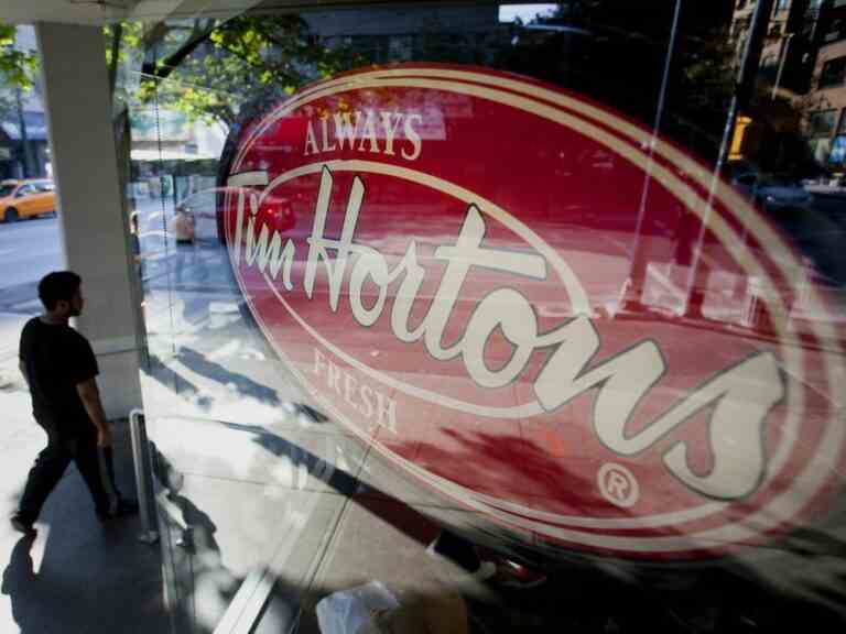 Les franchisés de Tim Hortons se disputent avec la société mère RBI alors que la hausse du coût des marchandises réduit les bénéfices