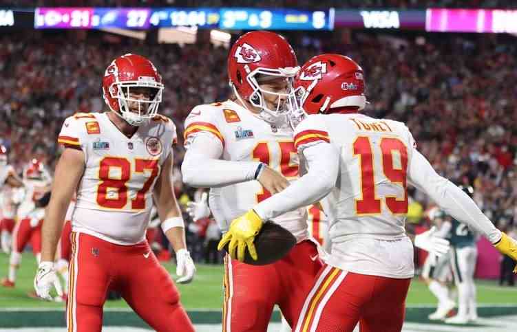 Patrick Mahomes, entravé, sauve les Chiefs de Kansas City dans le Super Bowl LVII