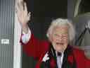 L'ancienne mairesse de Mississauga, Hazel McCallion, est vue ici lorsqu'elle a eu 100 ans le jour de la Saint-Valentin, le 14 février 2021.