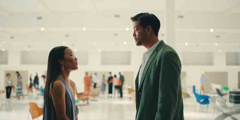 Bœuf.  (De gauche à droite) Ali Wong comme Amy, Joseph Lee comme George dans l'épisode 102 de Beef.  Cr.  Avec l'aimable autorisation de Netflix © 2023