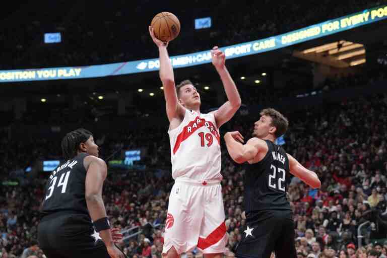 Poeltl arrive en force offensivement dans la victoire des Raptors contre Magic