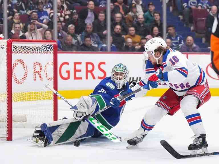 Le jeune gardien des Canucks Arturs Silovs confiant qu’il a « montré que je peux jouer ici »