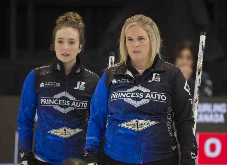 APERÇU DE SCOTTIES : L’icône du curling Jennifer Jones aime voir le jeu à travers les yeux de ses jeunes coéquipiers manitobains