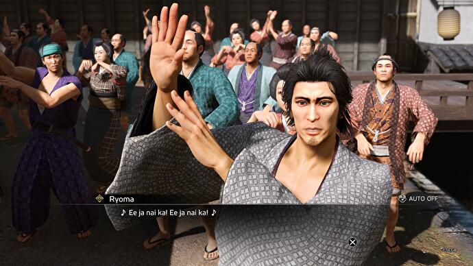 Comme une critique de Dragon Ishin - Ryoma face à la caméra avec une foule de personnes faisant la danse Ee ja nai ka