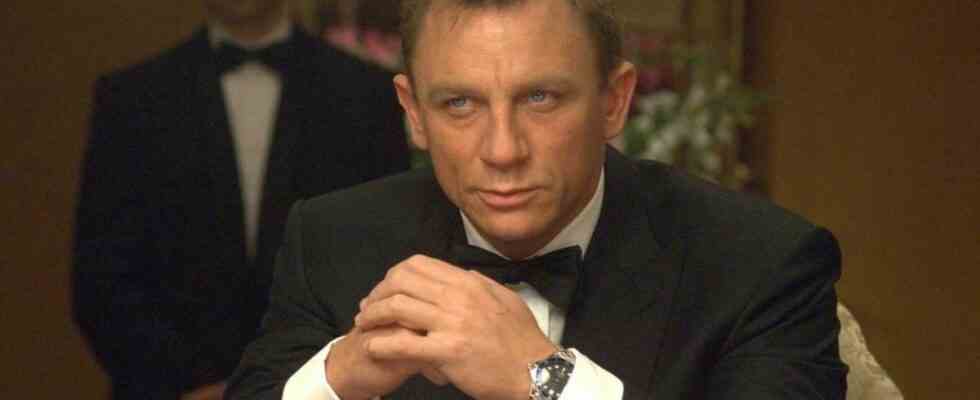 Daniel Craig wearing tuxedo in Casino Royale