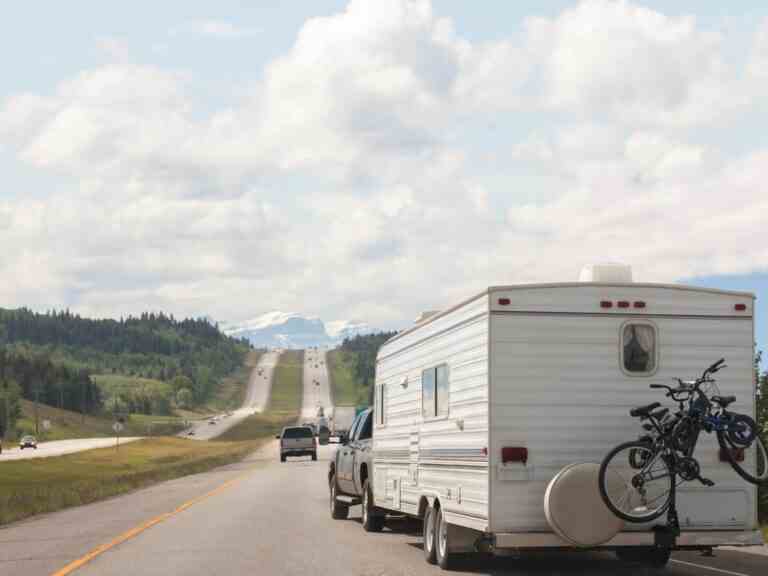 Avis : Avez-vous déjà essayé de tirer un camping-car avec un camion électrique ?