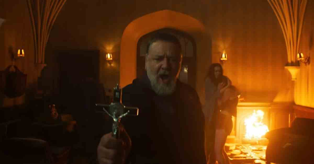 Russell Crowe hurle sur les démons dans la bande-annonce de The Pope's Exorcist
