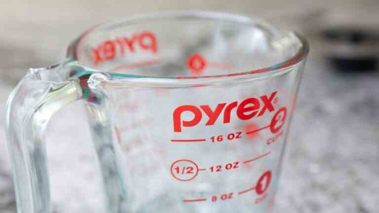 Surprendre!  Pyrex et PYREX sont différents – LifeSavvy