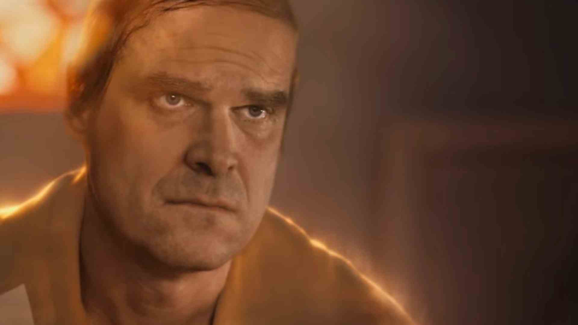 David Harbour dans Nous avons un fantôme