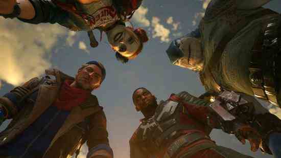 La Suicide Squad - Deadshot, Harley Quinn, King Shark et Captain Boomerang - entoure la caméra