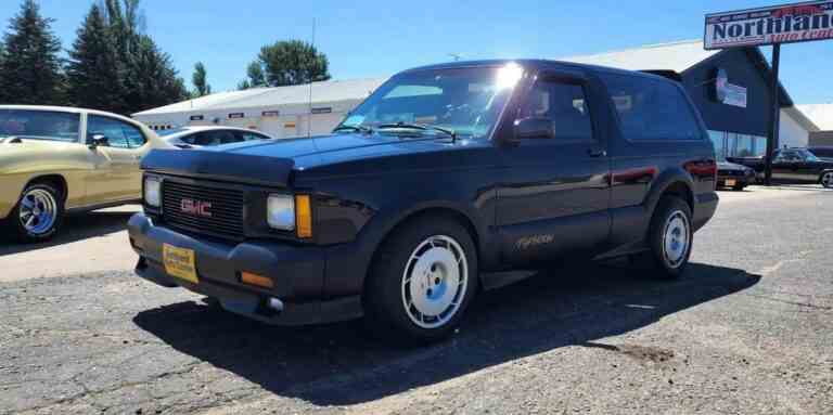 1993 GMC Typhoon est notre sélection du jour aux enchères pour apporter une remorque