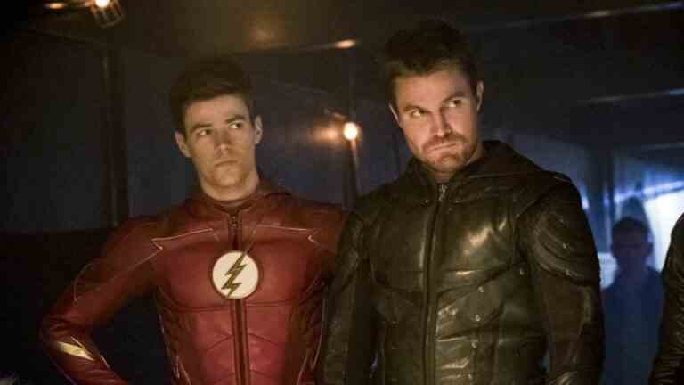 the flash arrow crossover barry allen oliver queen the cw