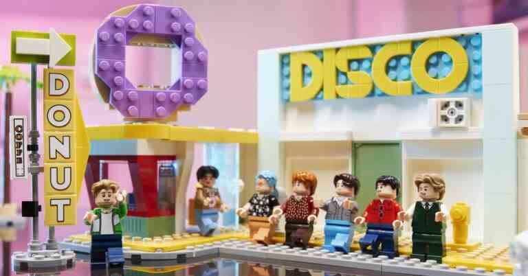 BTS a maintenant son propre ensemble Lego – avec les figurines des sept membres du groupe