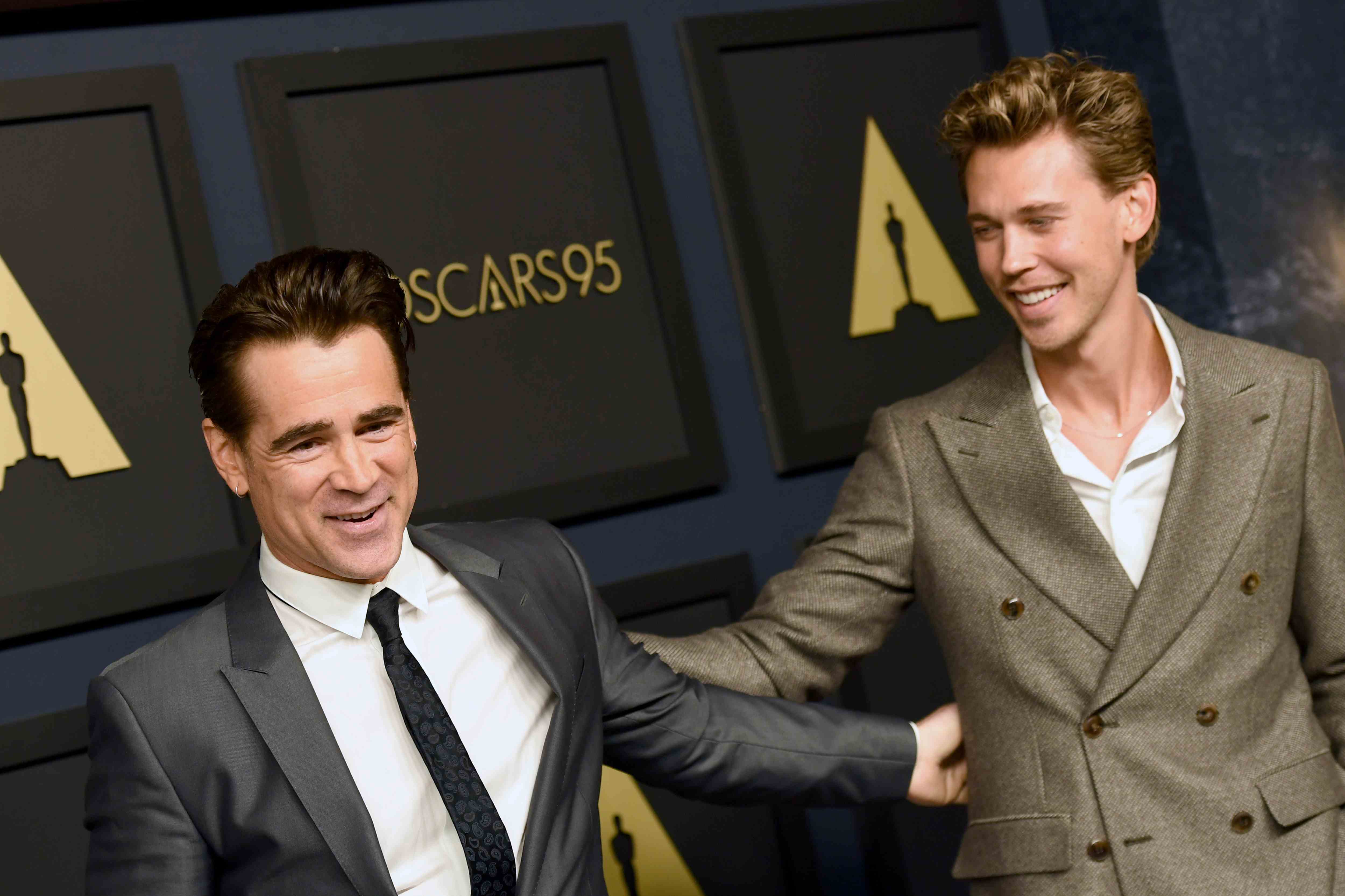 BEVERLY HILLS, CALIFORNIE – 13 FÉVRIER: (LR) Colin Farrell et Austin Butler assistent au 95e déjeuner annuel des nominés aux Oscars au Beverly Hilton le 13 février 2023 à Beverly Hills, Californie.  (Photo de JC Olivera/Getty Images)