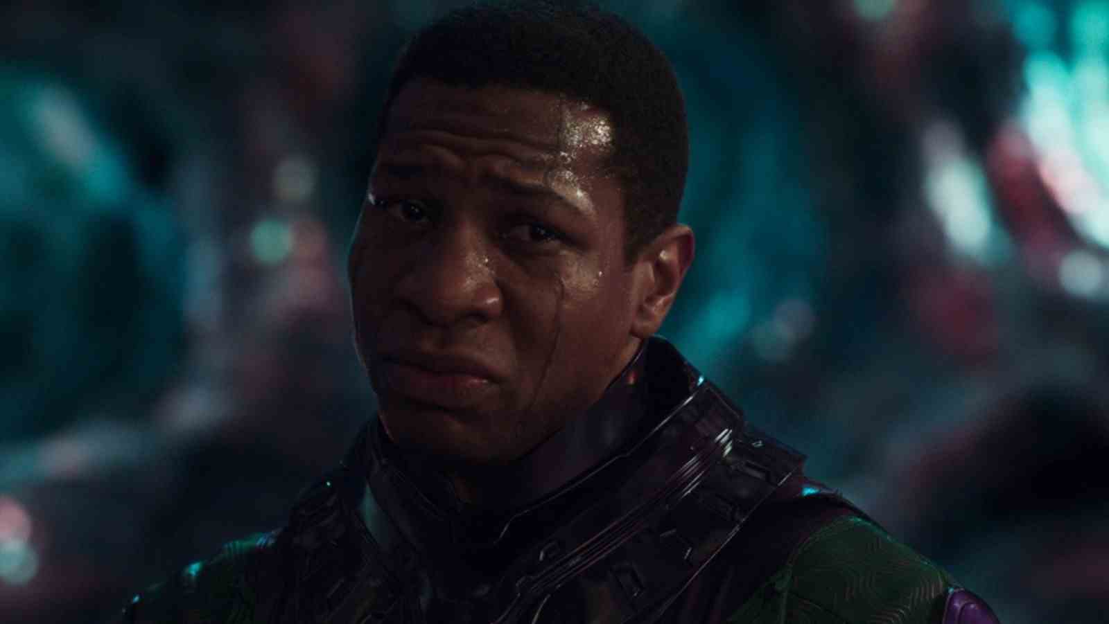 Comment le chemin de Jonathan Majors vers Avengers: la dynastie Kang reflète la magnéto de X-Men
