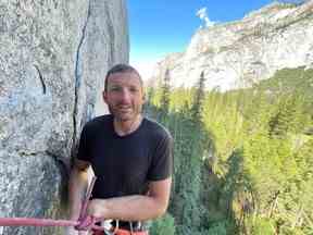 Zach Milligan, qui a fait la une des journaux aux côtés de son compatriote alpiniste Jason Torlando en 2021 en tant que première personne à skier le Half Dome de Yosemite du sommet au fond de la vallée, est décédé ce week-end à Lake Louise dans ce que la GRC pense être une chute accidentelle de la montée sur glace du Polar Circus .