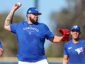 Le lanceur partant des Blue Jays de Toronto, Alek Manoah, participe à des entraînements printaniers au complexe de développement des joueurs des Blue Jays de Toronto.