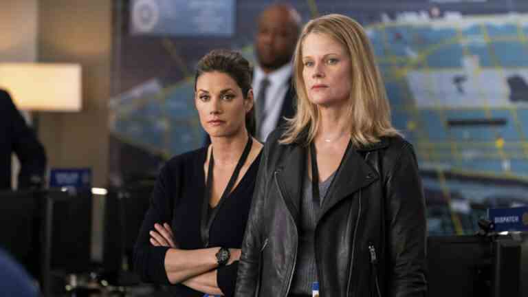 Missy Peregrym and Joelle Carter in 