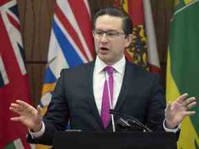 Le chef conservateur Pierre Poilievre s'adresse au caucus le vendredi 27 janvier 2023 à Ottawa.