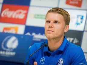 Sigurd Rosted de Gand donne une conférence de presse, le 22 août 2018 à Genk, à la veille du match de football du tour de qualification de l'équipe Europa League.