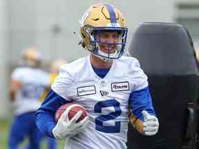 Le receveur Greg Ellingson rit pendant le camp d'entraînement des Blue Bombers de Winnipeg le jeudi 2 juin 2022. KEVIN KING/Winnipeg Sun/Postmedia Network