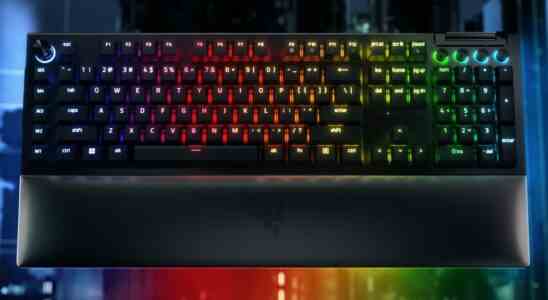 Le nouveau clavier de jeu sans fil BlackWidow V4 Pro de Razer est une bête avec un prix à la hauteur