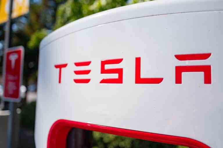 Les travailleurs de Tesla à New York lancent une campagne syndicale