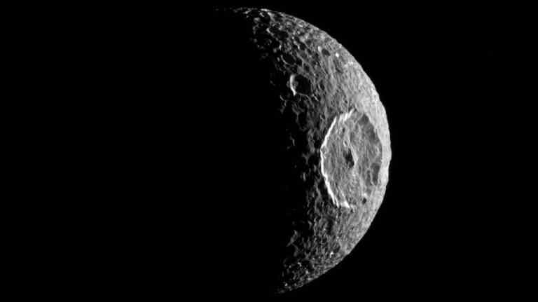 L'étoile de la mort de Saturne pourrait être un monde océanique "furtif" déguisé
