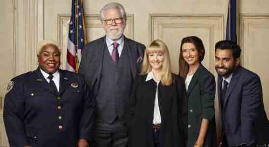 Night Court renouvelé pour la saison 2 sur NBC, et ce n'est pas tout pour l'émission de Melissa Rauch et John Larroquette