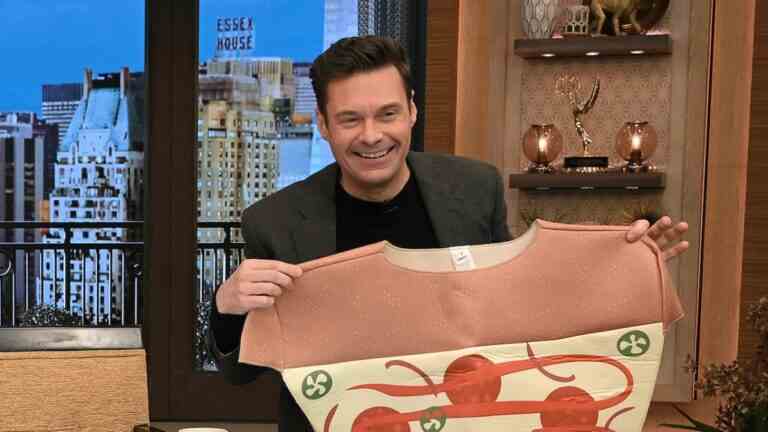 Ryan Seacrest révèle sa sortie du live avec Kelly et Ryan, et il a déjà un excellent remplaçant
