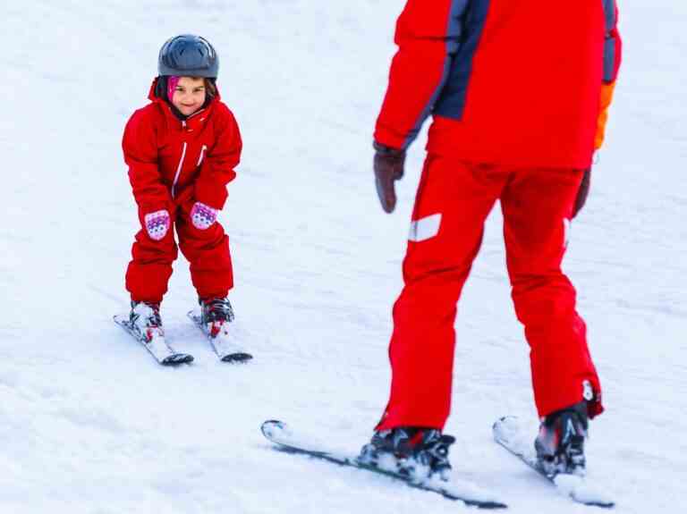 SNOWFALL FREE-FOR-ALL: Nathan Phillips Square obtient une pente de ski