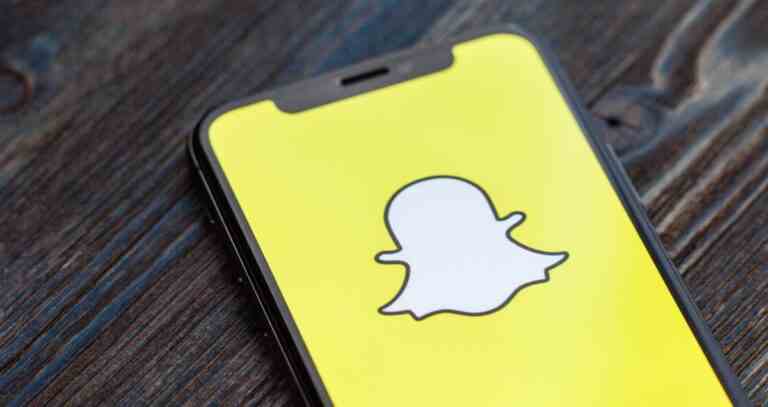 Snapchat dévoile My AI powered by ChatGPT mais procédez avec prudence