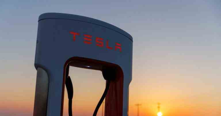 Tesla ouvrira 7 500 bornes de recharge à d’autres véhicules électriques d’ici 2024