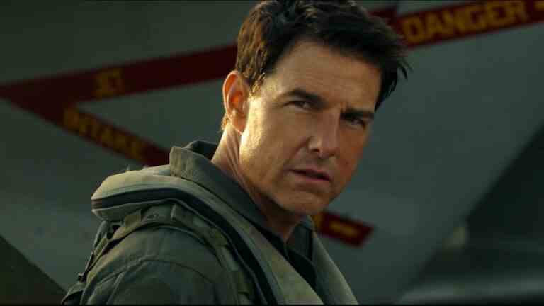 Tom Cruise était en train de "pleurer" à propos de la réunion de Val Kilmer dans Top Gun: Maverick: "I Got Emotional"
