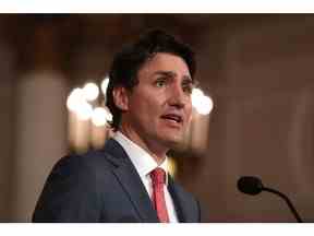 Justin Trudeau, premier ministre du Canada, prend la parole lors d'une conférence de presse au Fairmont Château Laurier à Ottawa, Ontario, Canada, le lundi 30 mai 2022. Après avoir interdit 1 500 types d'armes à feu d'assaut de type militaire en 2020, Trudeau a maintenant annoncé une nouvelle législation renforcer davantage le contrôle des armes à feu au Canada.