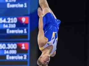 Le gymnaste de trampoline Artur Troyan, 19 ans, a passé la première moitié de sa vie à Mykolaïv, en Ukraine, mais vit maintenant à Red Deer.  Plus tôt cette semaine, Troyan a remporté des médailles de bronze pour l'Alberta aux Jeux d'hiver du Canada.  PHOTO