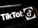 La justification avancée pour l'interdiction soudaine de TikTok est beaucoup trop vague, écrit Vass Bednar.