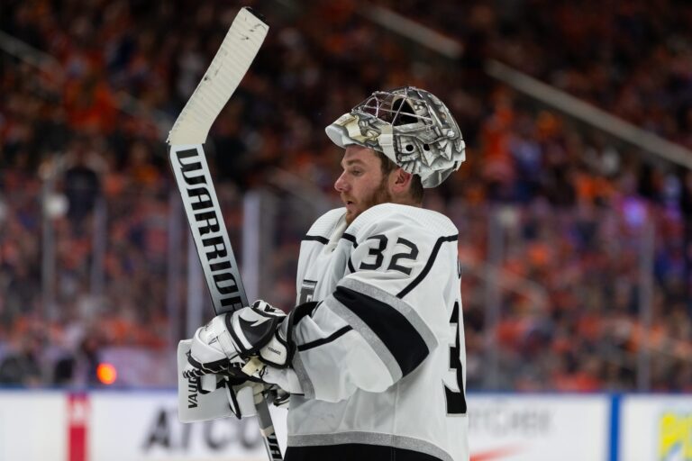 Les Kings envoient le gardien Jonathan Quick aux Blue Jackets: Rapports