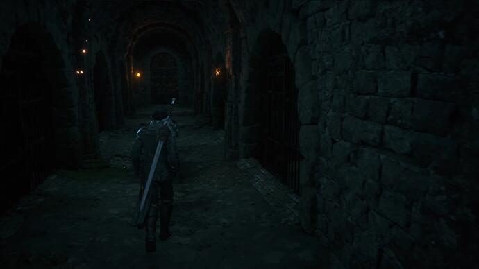 Clive explore un donjon de château dans Final Fantasy 16