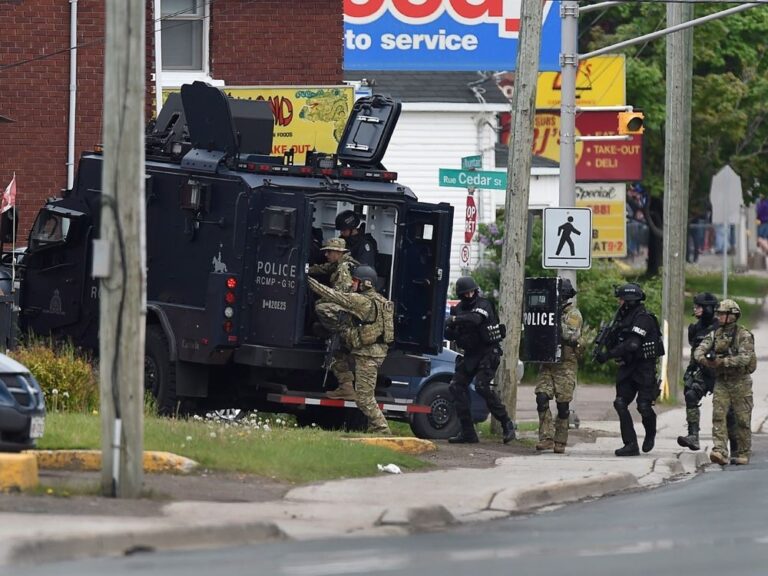 Le tribunal réduit la peine du tueur de la GRC de Moncton, Justin Bourque