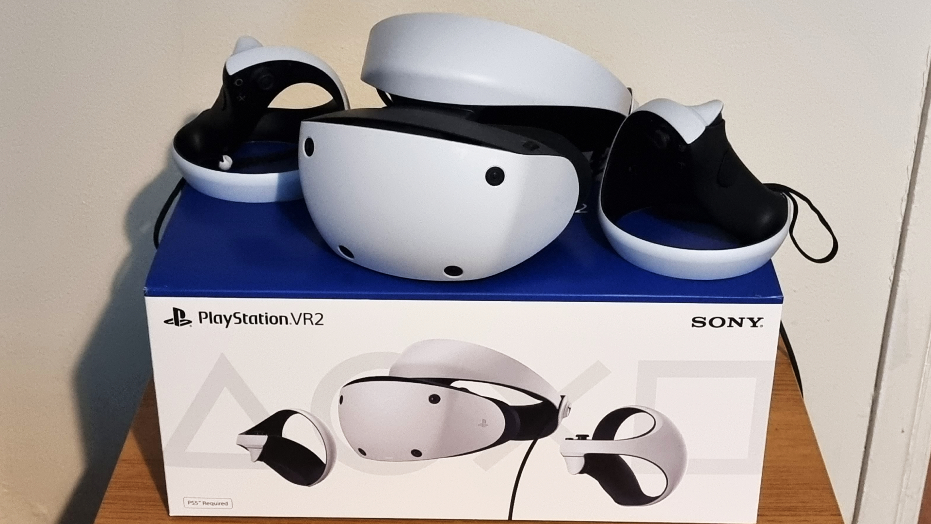 Le PSVR 2 posé sur sa boite