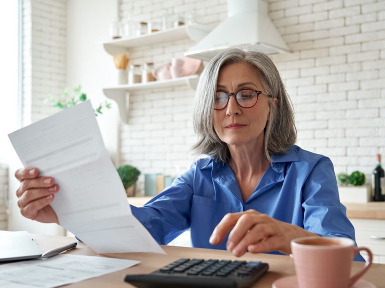 Les femmes prennent plus de contrôle sur les finances de leur famille et c’est une bonne chose