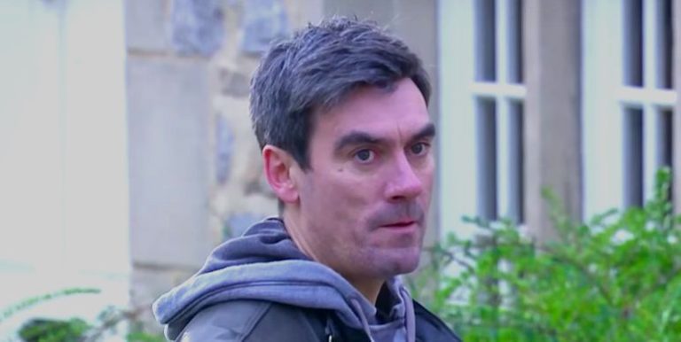 La star d'Emmerdale, Jeff Hordley, explique la décision bouleversante de Cain

