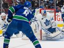 L'ailier des Canucks Brock Boeser tentera son meilleur coup contre les Maple Leafs samedi après-midi.