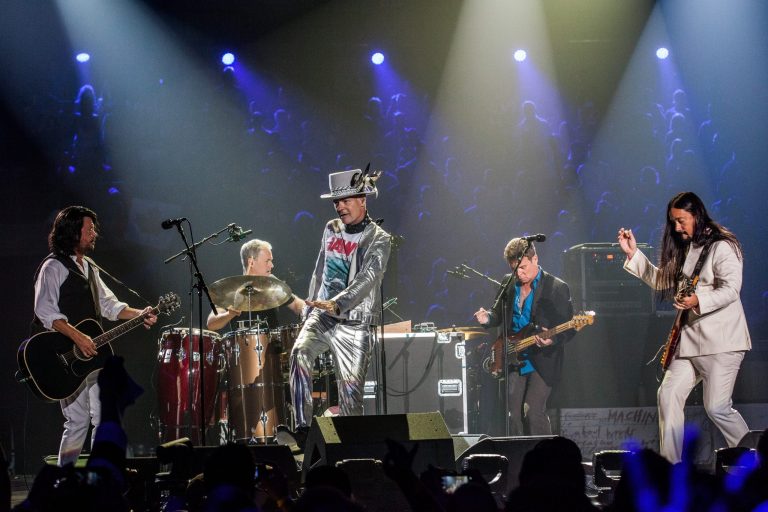 Tragically Hip fait marche arrière après le slam de Pierre Poilievre