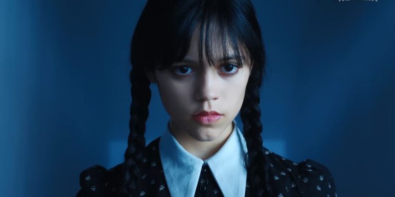 Jenna Ortega de mercredi admet qu'elle n'était "pas professionnelle" sur le plateau alors qu'elle changeait de dialogue

