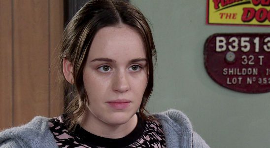 La star de Coronation Street, Ellie Leach, explique la grande décision de Faye concernant sa fille Miley