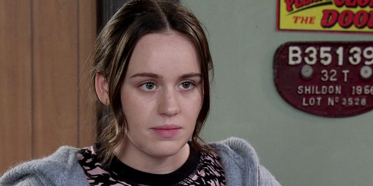 La star de Coronation Street, Ellie Leach, explique la grande décision de Faye concernant sa fille Miley

