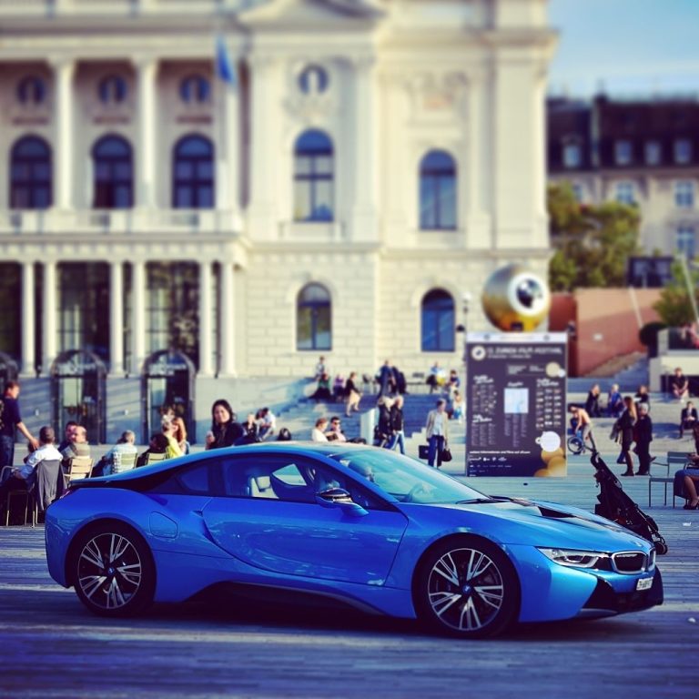 Les conducteurs de BMW sont considérés comme les moins attractifs : étude